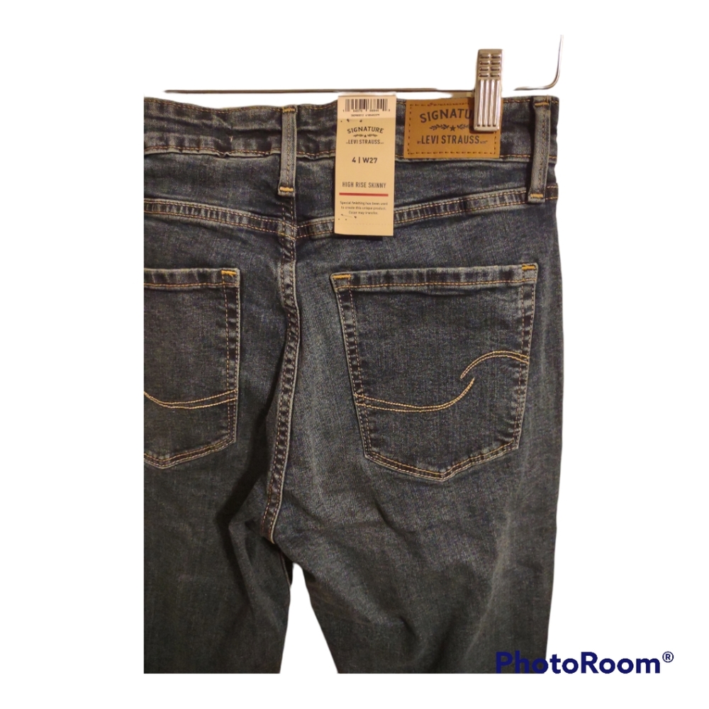 Signature by Levi Strauss & Co. Women's High Rise Skinny Jeans - Picture 8 of 8